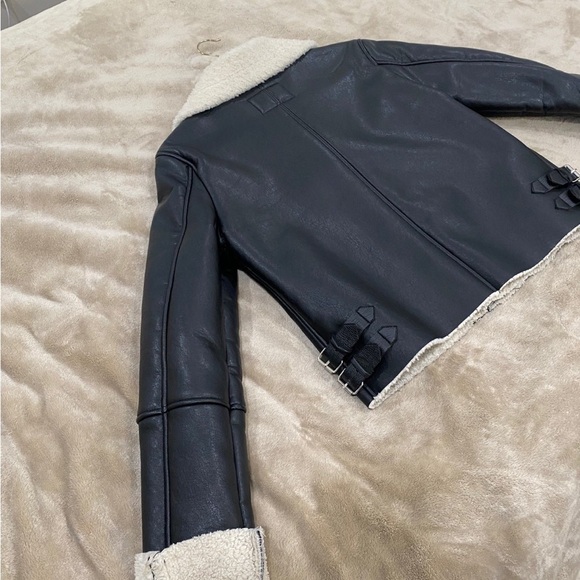 BLANK NYC
Moto style jacket with faux leather - Picture 5 of 7